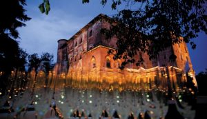 PRALORMO-BY-NIGHT-800x461